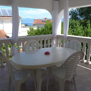 apartments-dacic.primorje-gorskikotar.com/